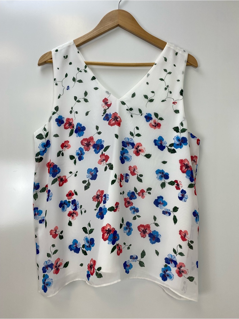 Ann Taylor White Floral V-Neck Camisole with Blue & Red Flowers